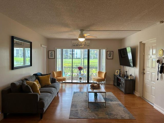1102 Green Pine Boulevard B1, West Palm Beach, FL 33409