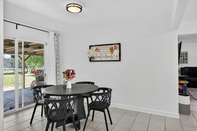 7524 Fruitridge Rd, Sacramento, CA 95820