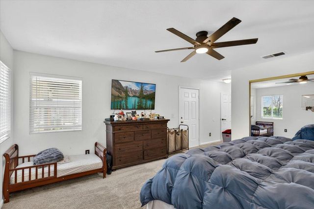 7524 Fruitridge Rd, Sacramento, CA 95820