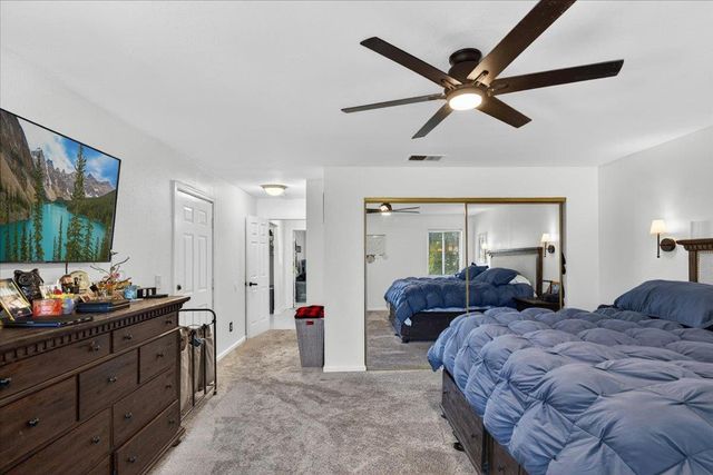 7524 Fruitridge Rd, Sacramento, CA 95820