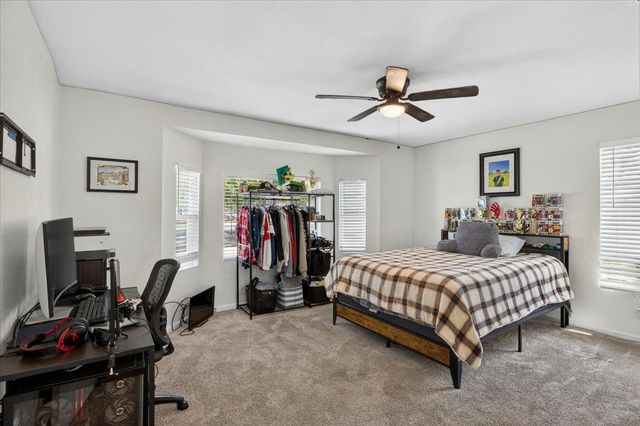 7524 Fruitridge Rd, Sacramento, CA 95820