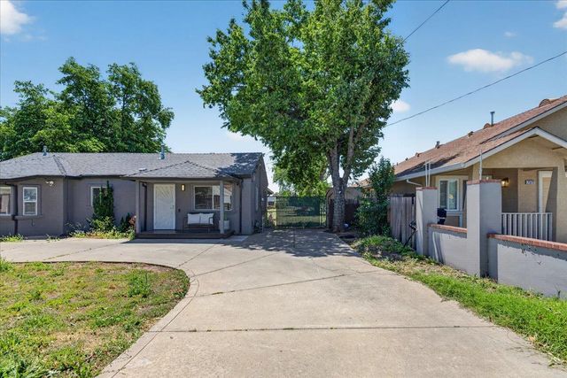 7524 Fruitridge Rd, Sacramento, CA 95820