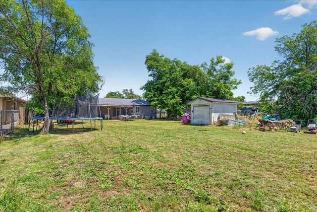 7524 Fruitridge Rd, Sacramento, CA 95820