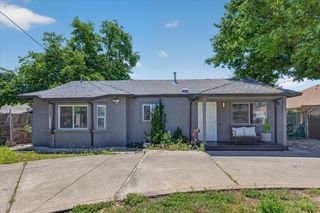 7524 Fruitridge Rd, Sacramento, CA 95820