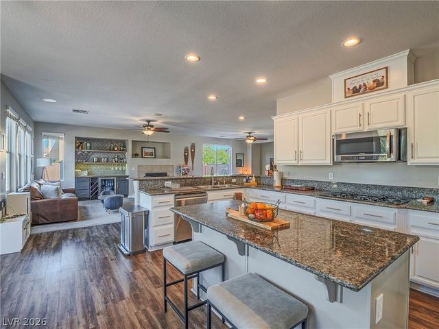 6258 Iginlas Goal Avenue, Las Vegas, NV 89131