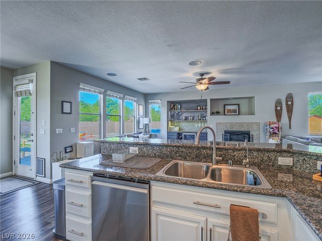 6258 Iginlas Goal Avenue, Las Vegas, NV 89131