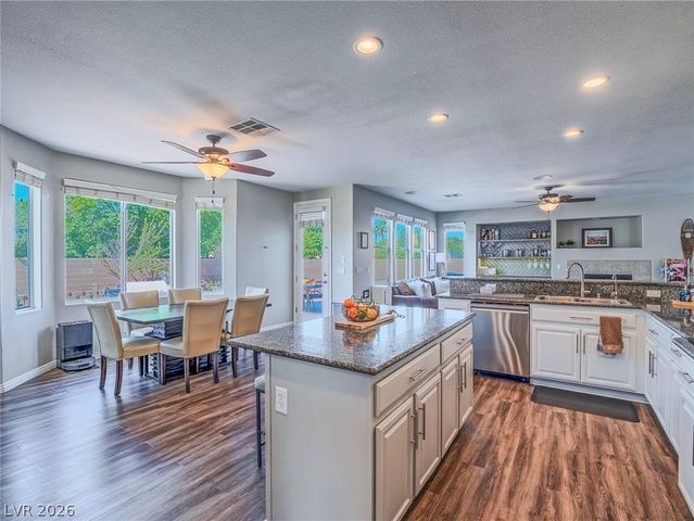 6258 Iginlas Goal Avenue, Las Vegas, NV 89131