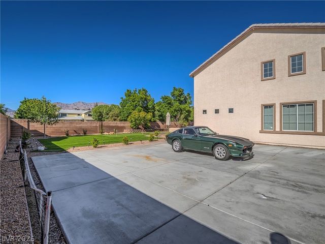 6258 Iginlas Goal Avenue, Las Vegas, NV 89131
