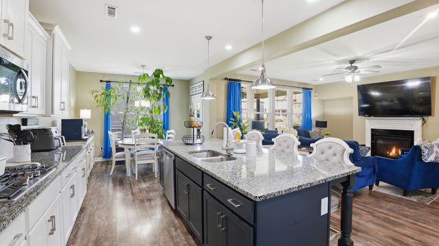 421 Davenport Dr, Murfreesboro, TN 37128