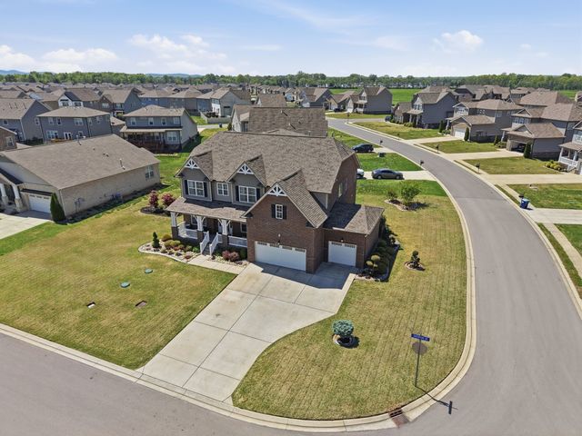 421 Davenport Dr, Murfreesboro, TN 37128