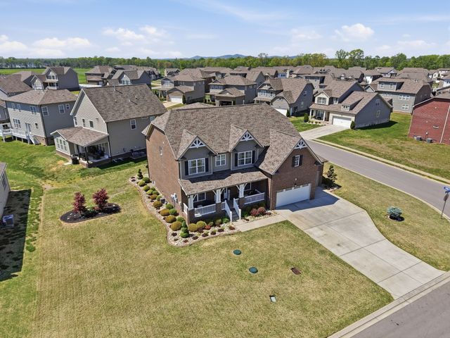 421 Davenport Dr, Murfreesboro, TN 37128