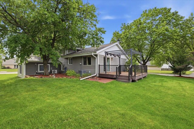 1880 Stardust DRIVE, Waukesha, WI 53186