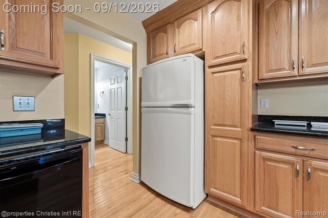 1132 Wood Trail, Oxford, MI 48371