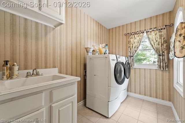 1132 Wood Trail, Oxford, MI 48371
