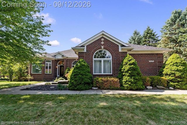 1132 Wood Trail, Oxford, MI 48371