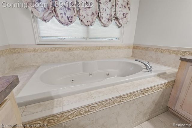 1132 Wood Trail, Oxford, MI 48371