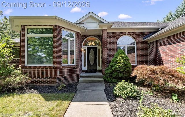 1132 Wood Trail, Oxford, MI 48371