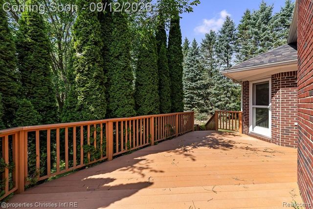 1132 Wood Trail, Oxford, MI 48371