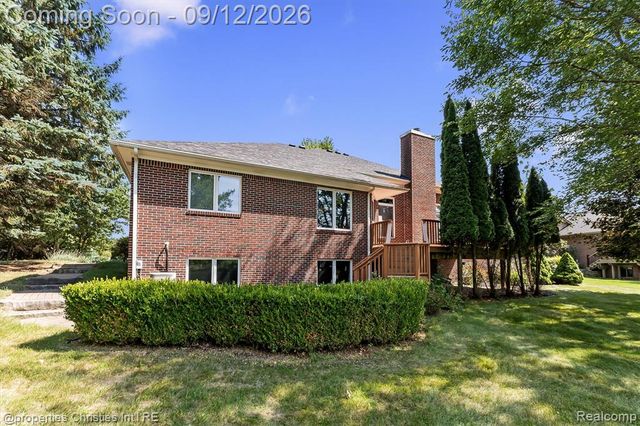 1132 Wood Trail, Oxford, MI 48371