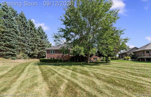 1132 Wood Trail, Oxford, MI 48371