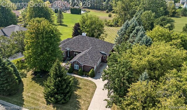 1132 Wood Trail, Oxford, MI 48371