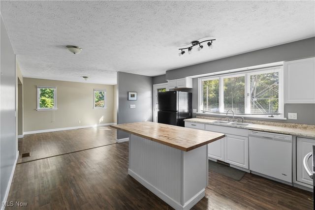 2395 Hull Drive, Copley, OH 44321