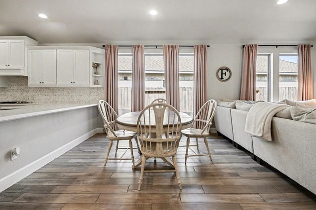 12310 Grassy Bend Drive, Mont Belvieu, TX 77523