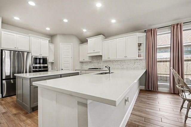 12310 Grassy Bend Drive, Mont Belvieu, TX 77523