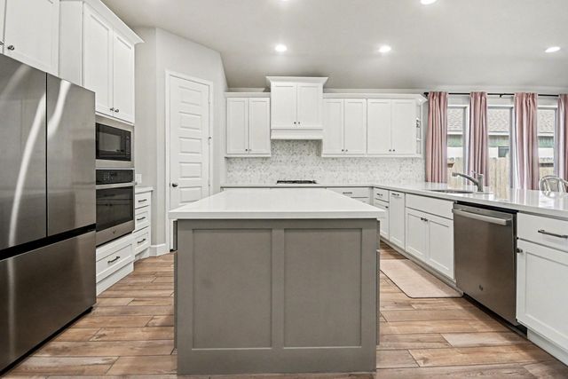 12310 Grassy Bend Drive, Mont Belvieu, TX 77523