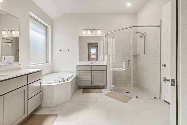 12310 Grassy Bend Drive, Mont Belvieu, TX 77523