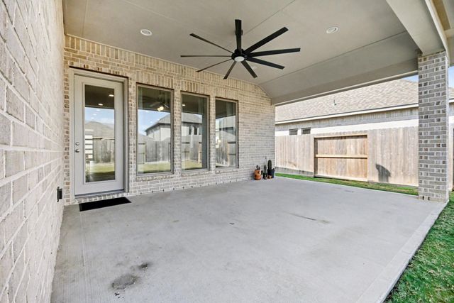12310 Grassy Bend Drive, Mont Belvieu, TX 77523