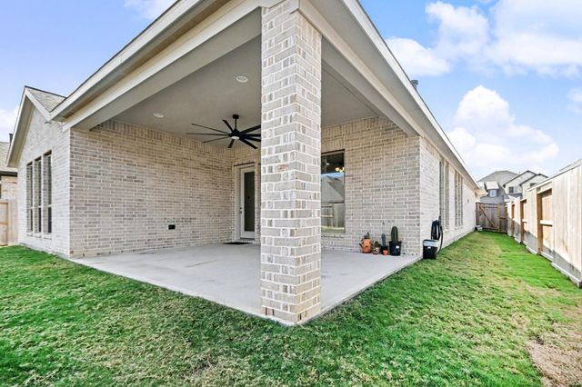 12310 Grassy Bend Drive, Mont Belvieu, TX 77523