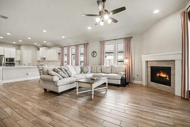 12310 Grassy Bend Drive, Mont Belvieu, TX 77523