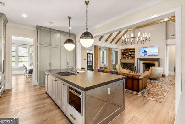 10748 Serenbe Lane, Chattahoochee Hills, GA 30268