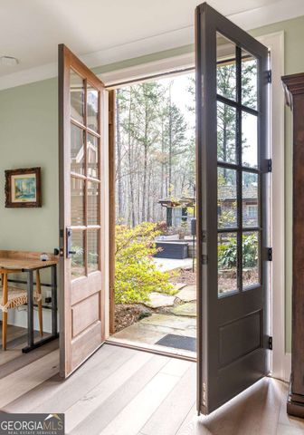 10748 Serenbe Lane, Chattahoochee Hills, GA 30268