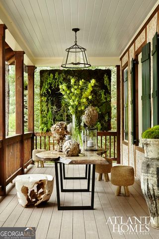 10748 Serenbe Lane, Chattahoochee Hills, GA 30268