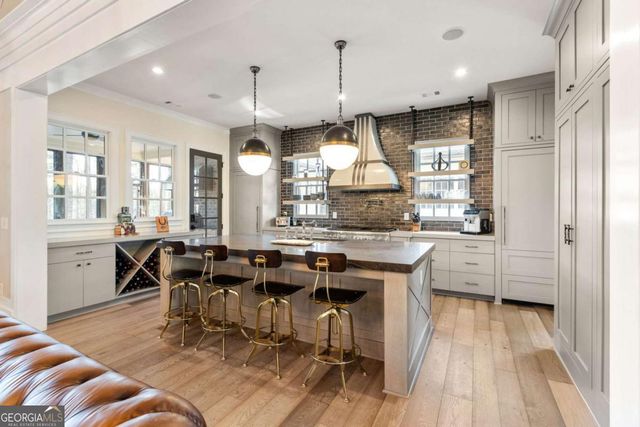 10748 Serenbe Lane, Chattahoochee Hills, GA 30268