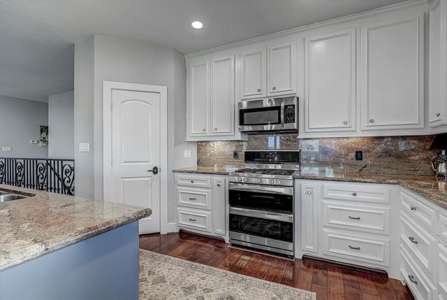 1007 Redfish Street, Bayou Vista, TX 77563