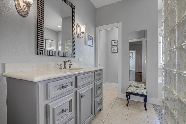 1007 Redfish Street, Bayou Vista, TX 77563