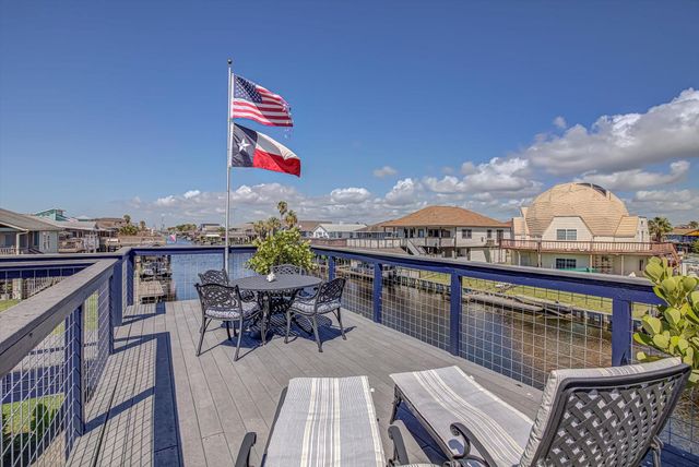 1007 Redfish Street, Bayou Vista, TX 77563