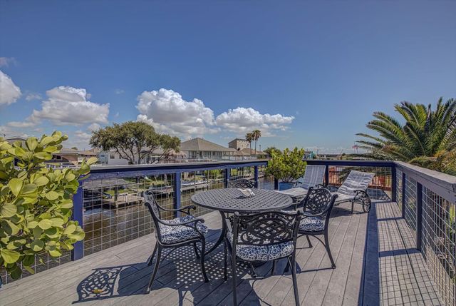 1007 Redfish Street, Bayou Vista, TX 77563