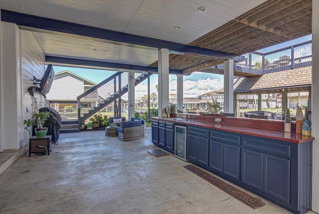 1007 Redfish Street, Bayou Vista, TX 77563