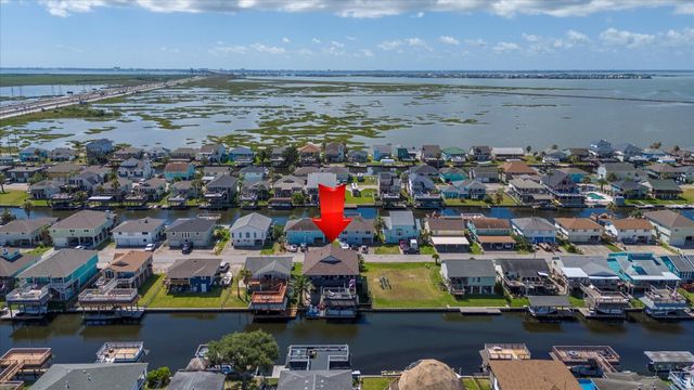 1007 Redfish Street, Bayou Vista, TX 77563