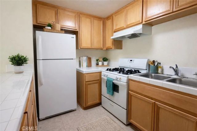 38710 10th St E 15, Palmdale, CA 93550