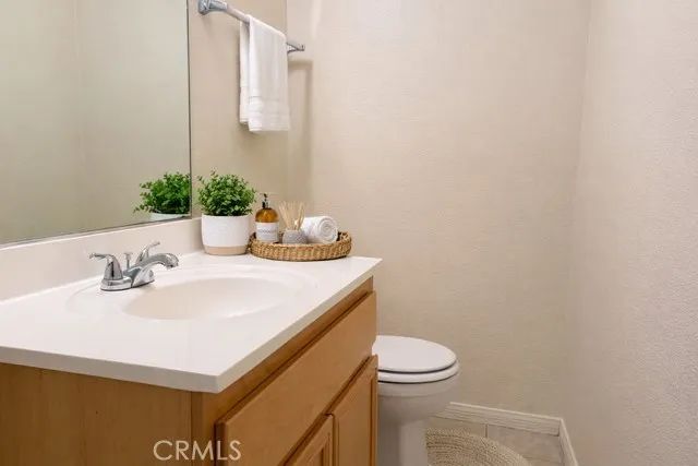 38710 10th St E 15, Palmdale, CA 93550