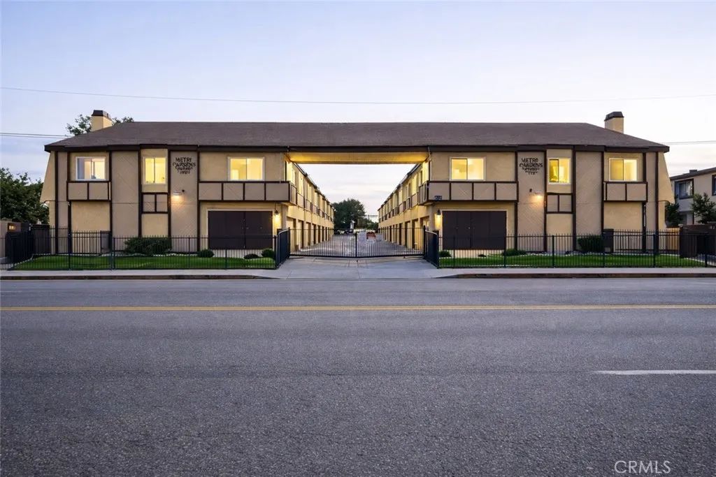 38710 10th St E 15, Palmdale, CA 93550