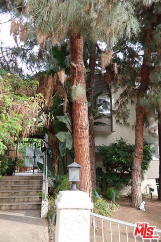 944 Palm Avenue 2, West Hollywood, CA 90069