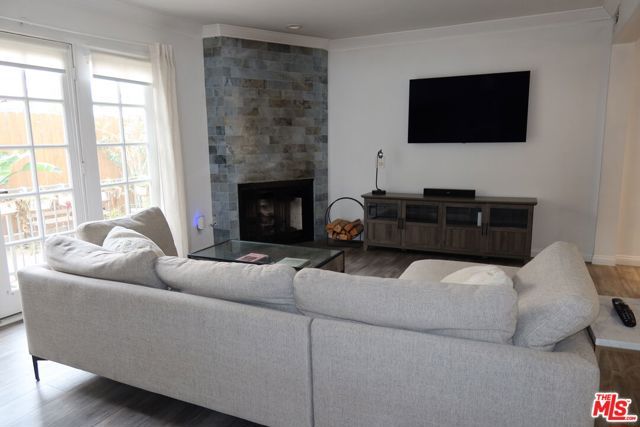 944 Palm Avenue 2, West Hollywood, CA 90069