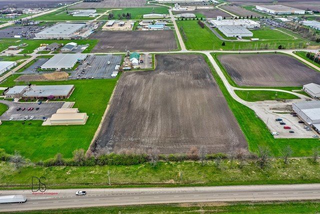 SWC E Stevenson & Burmac Road, Ottawa, IL 61350