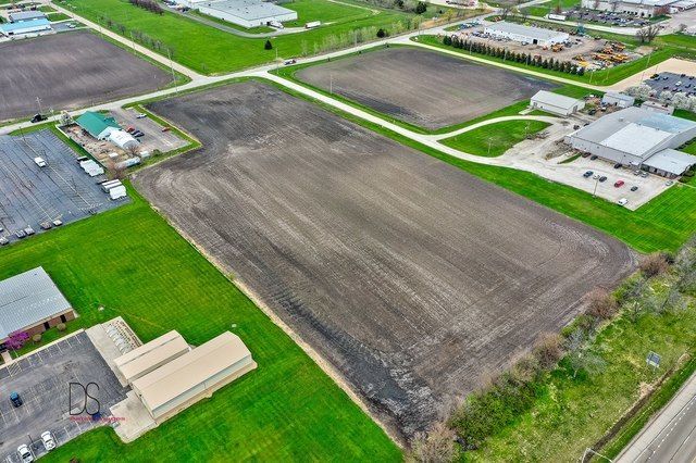 SWC E Stevenson & Burmac Road, Ottawa, IL 61350